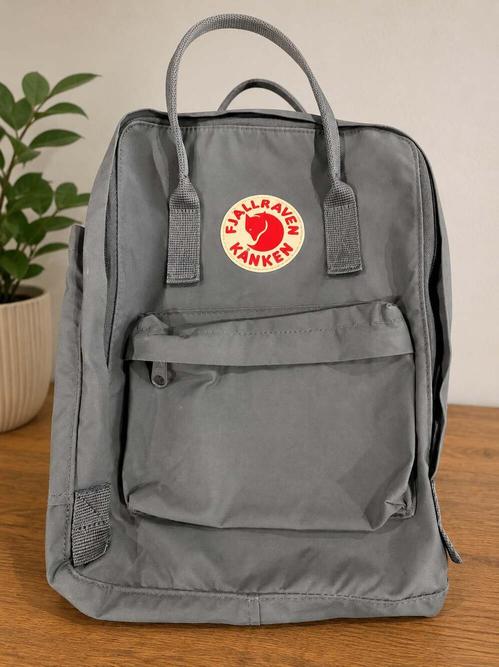 Fjällräven Kånken 13" Laptop Backpack in Super Grey